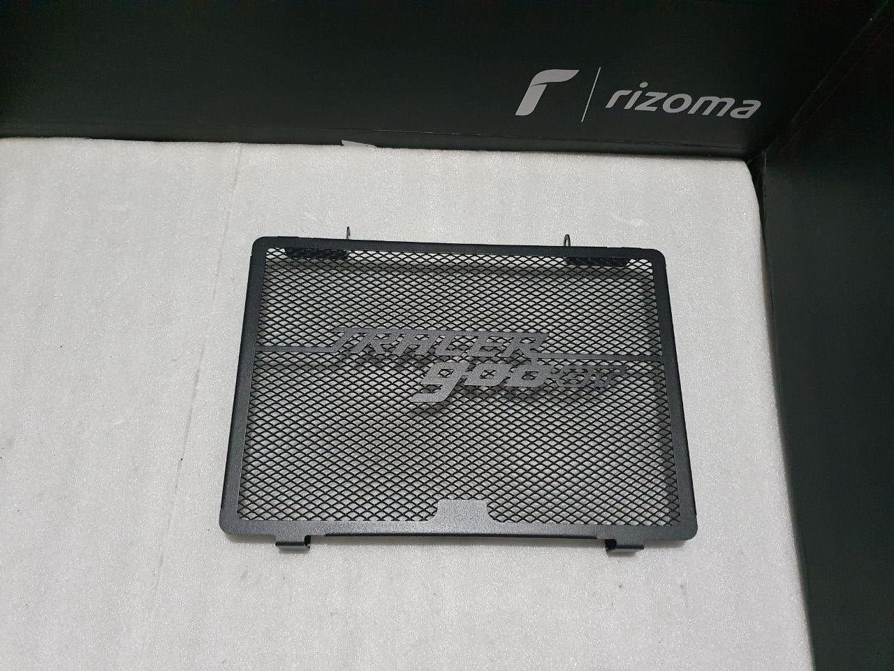 CACHE RADIATEUR TRACER 900 (2014-2020)