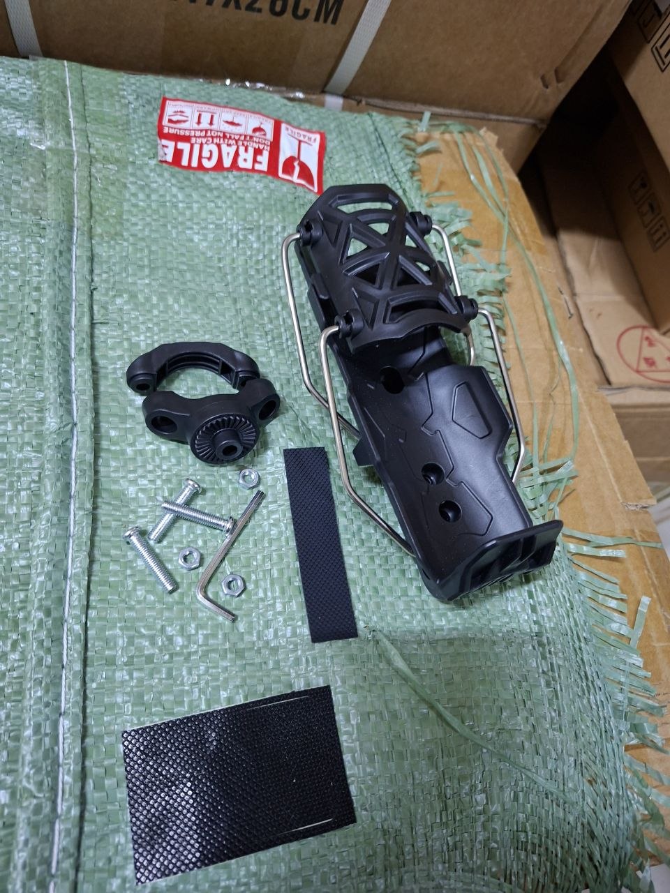 Support Universel de Bouteille pour Vélo avec Rotation à 360° – Fixation Guidon Réglable