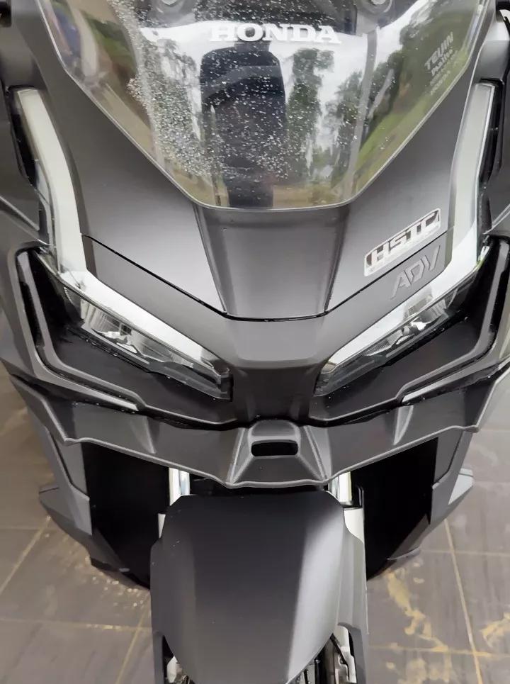 Ailerons avant aérodynamiques (spoiler) – Déflecteurs d’air pour Honda ADV150 (2013–2023) et ADV160 (2022–2024)