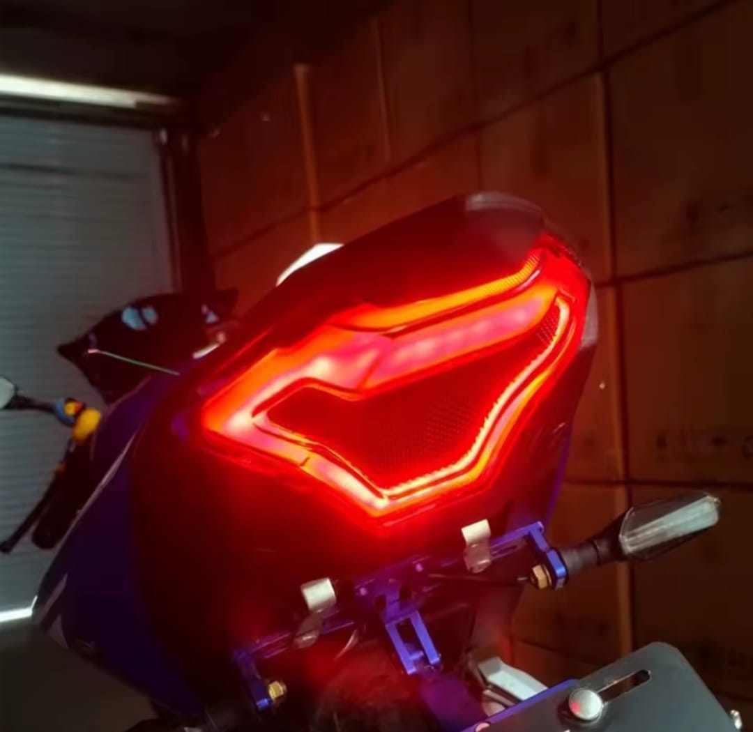 Feux Rouge MT07 (2014-2017)