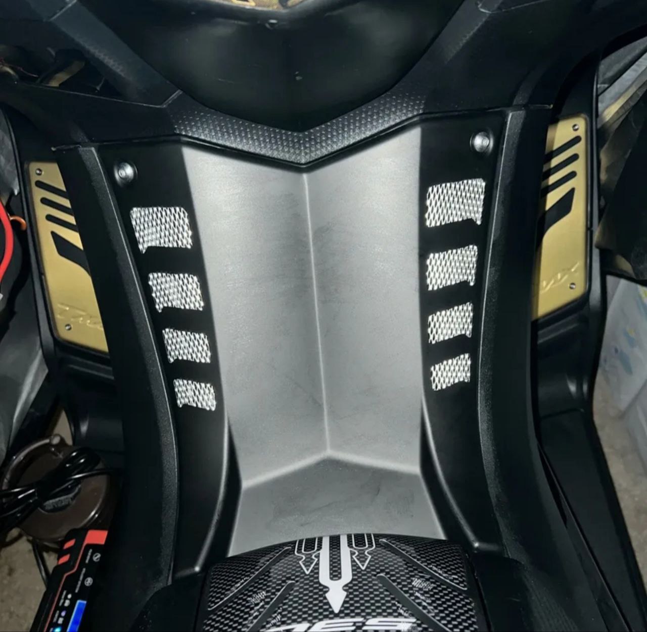 CACHE FILTER TMAX 530 (2012-2016)