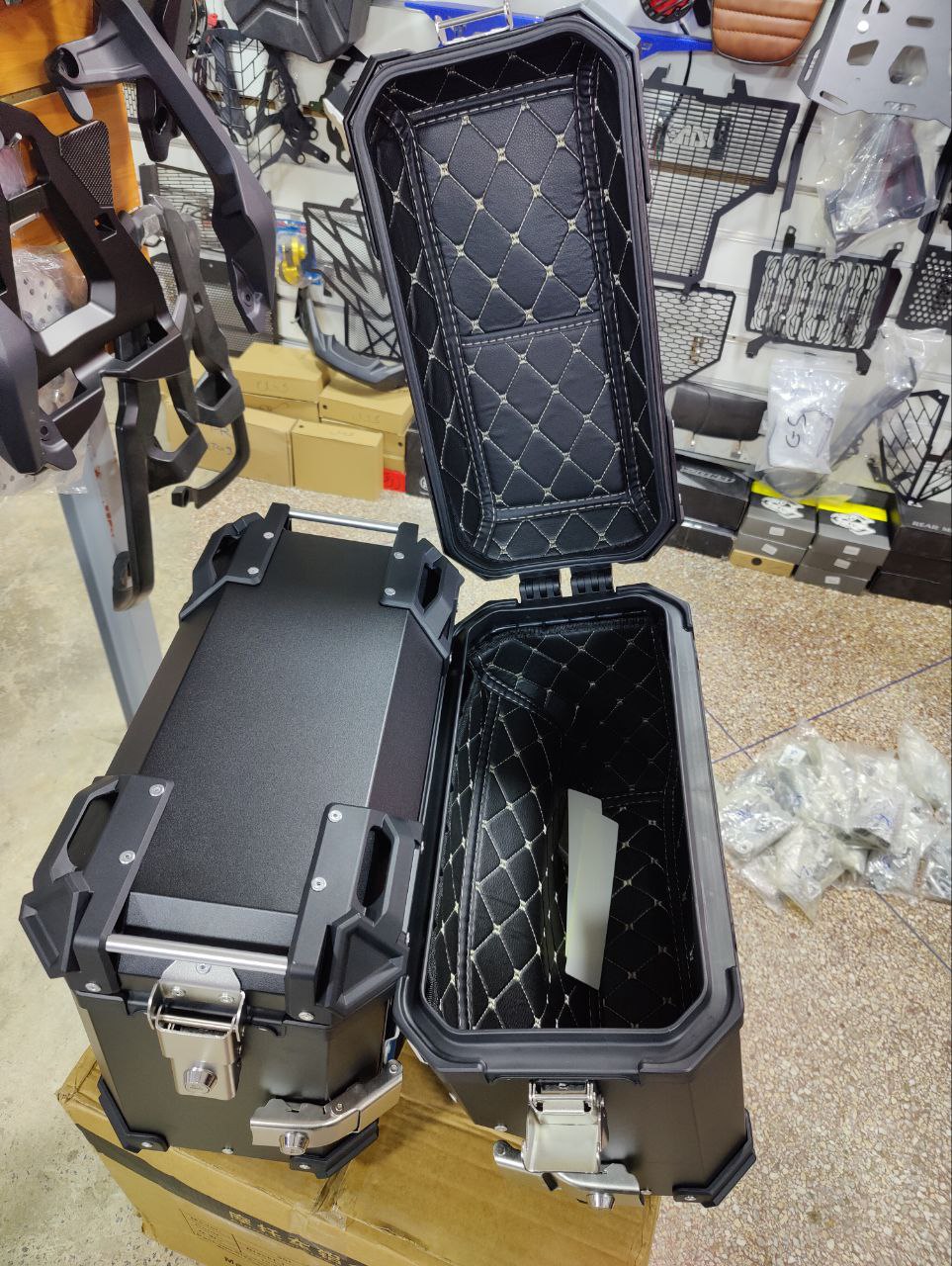 VALISE LATERALE ALUMINIUM 35L