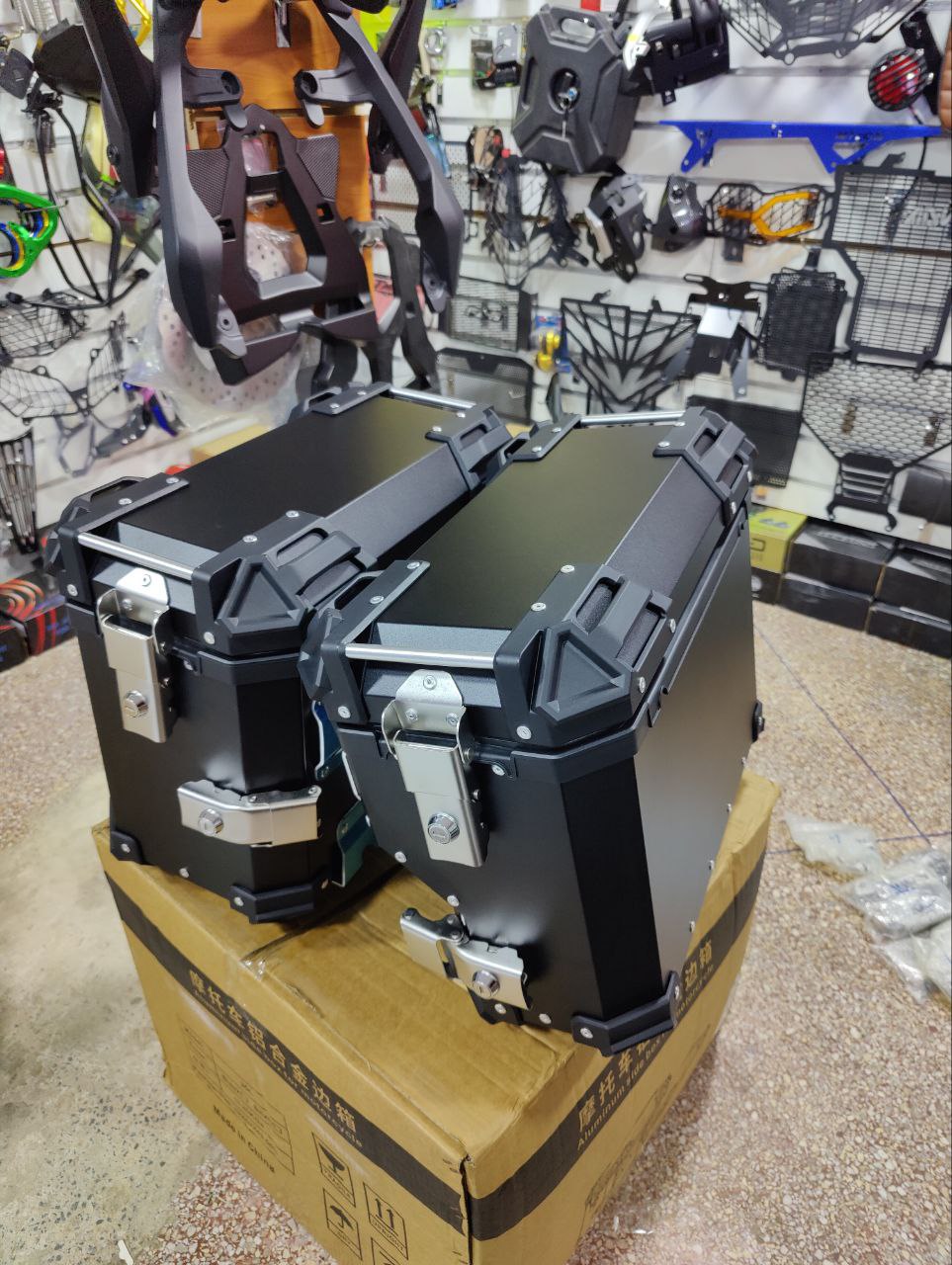 VALISE LATERALE ALUMINIUM 35L