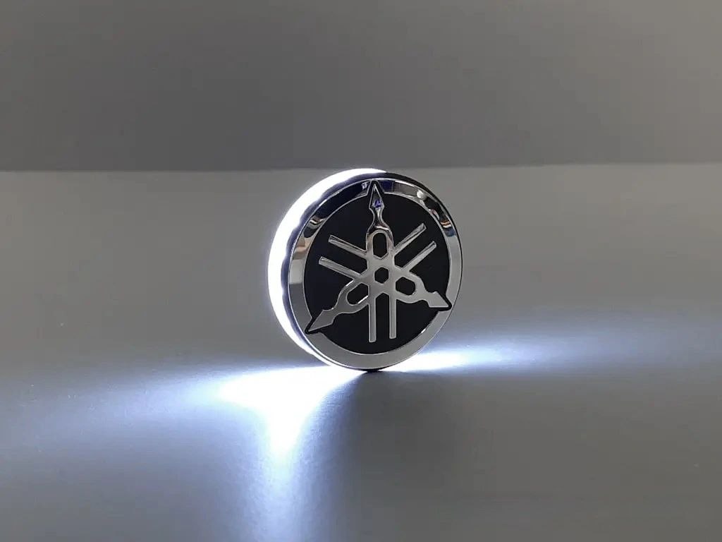 cercule led avec logo yamaha