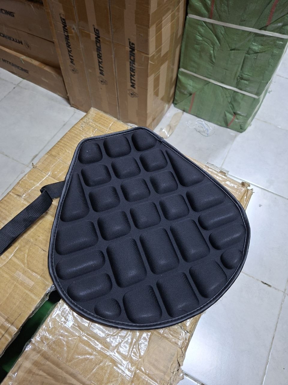 Housse de Siège Universelle pour Moto – Coussin d'Air Confortable et Respirant